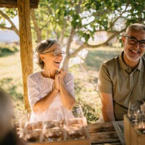 Tast cava i wine bar a les nostres terrassetes amb encant entre vinyes