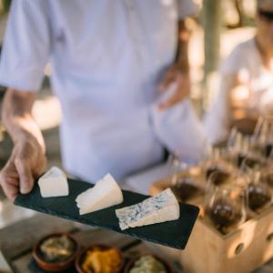 Guilera GASTROCAVA: cava, catas y aperitivos en nuestras terracitas con encanto entre viñedos.