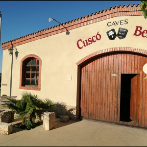 Escapada al Miravinya "El Circell" al Puig de la Mireta i de tornada una visita a les Caves Cuscó Berga