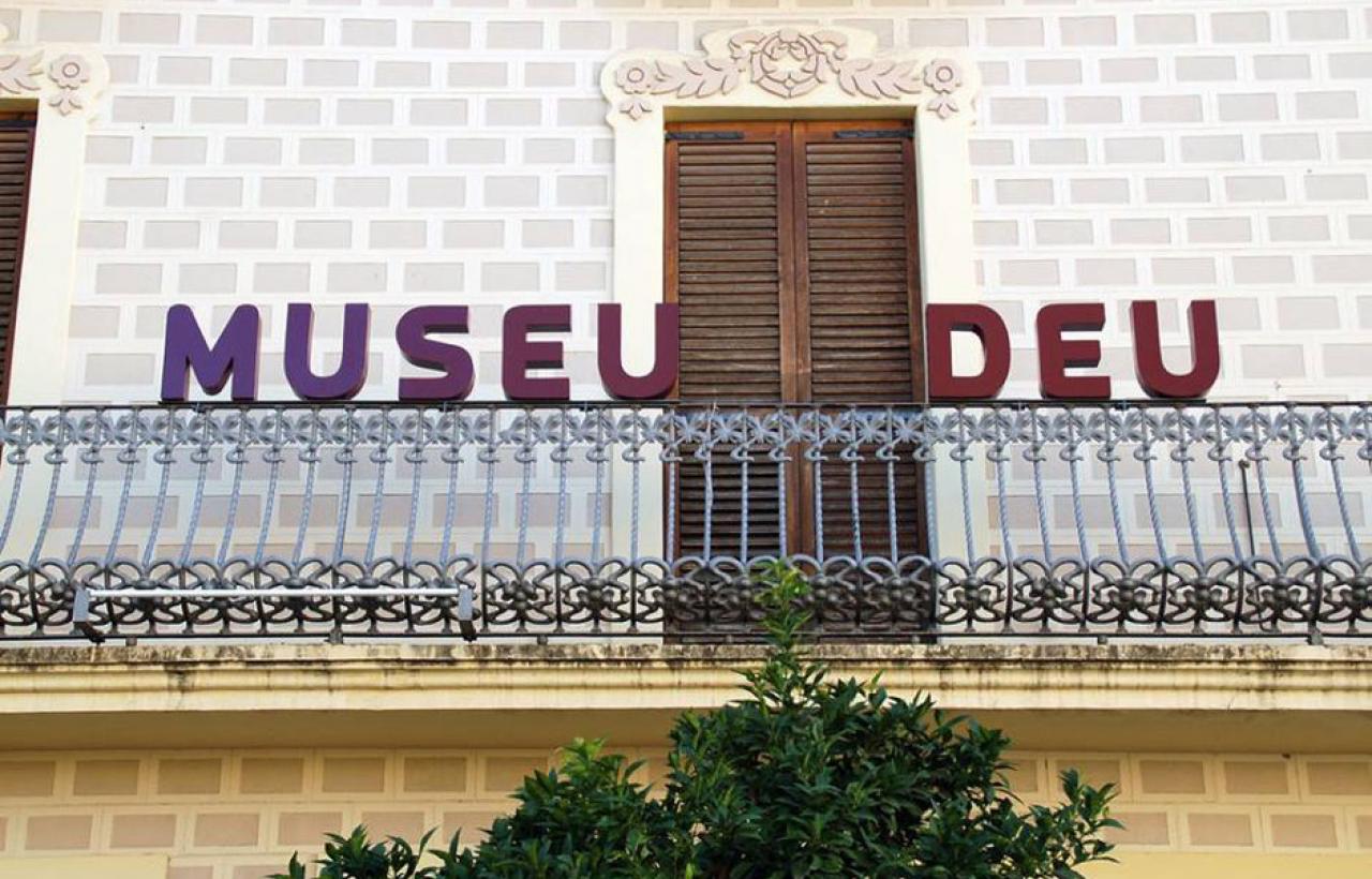 Façana del Museu Deu